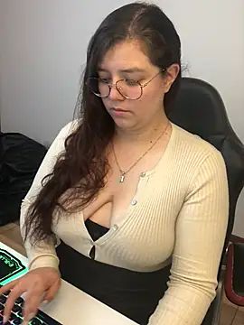 kayortiiz online show from April 14, 11:11 pm