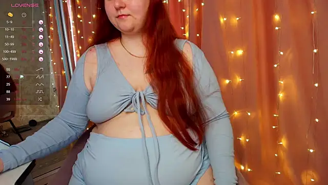 Snapshot of Mia_Bows chatting on May 24, 12:37 am Mia Bows online show from May 24, 12:37 am