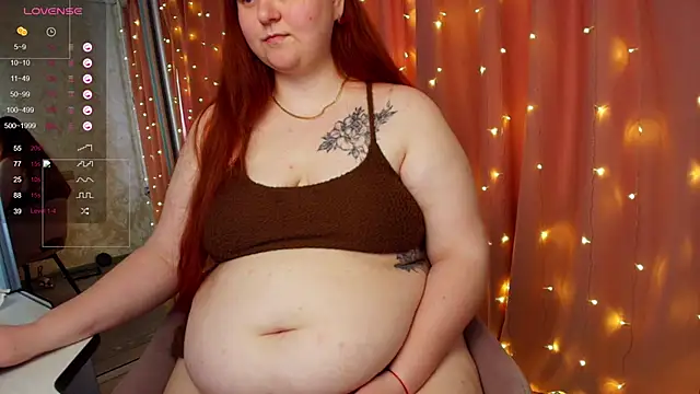 Snapshot of Mia_Bows chatting on June 5, 6:52 am Mia Bows online show from June 5, 6:52 am