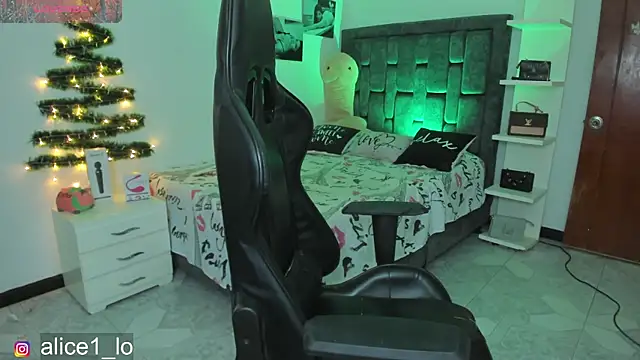 candy alicee online show from December 10, 1:55 pm