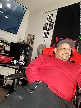 Snapshot of yellowwetfox chatting on March 1, 2:26 am yellowwetfox online show from March 1, 2:26 am