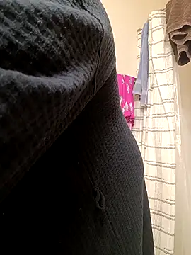 Snapshot of yellowwetfox chatting on March 4, 10:32 am yellowwetfox online show from March 4, 10:32 am