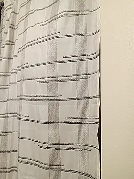 Snapshot of yellowwetfox chatting on March 6, 8:11 am yellowwetfox online show from March 6, 8:11 am