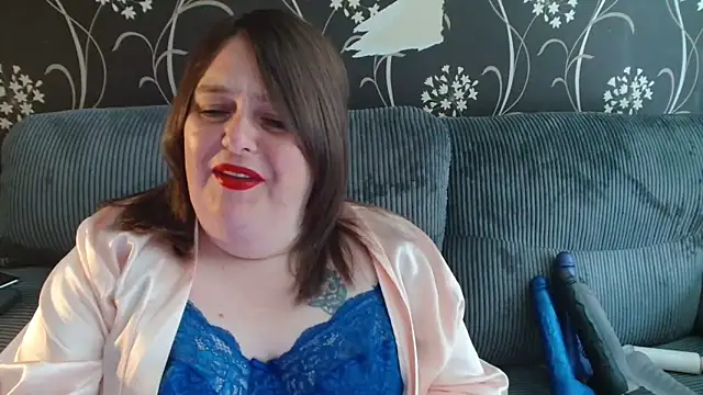 HouseWifeWhore Milf online show from September 16, 12:50 pm