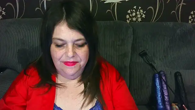 HouseWifeWhore Milf online show from April 18, 1:09 am