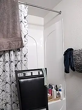 markquanna online show from December 19, 5:36 am