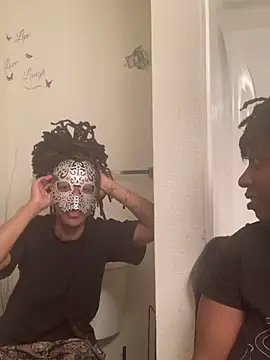 markquanna online show from April 18, 3:43 am