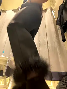 CrazzyChicks online show from December 2, 8:09 am