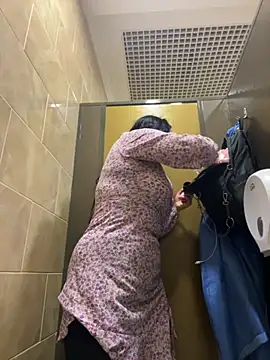 CrazzyChicks online show from September 17, 6:15 am