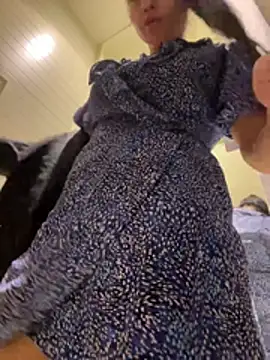 CrazzyChicks online show from March 20, 6:40 am