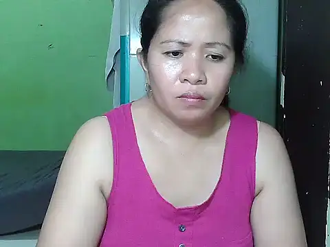 Snapshot of sweetlady_pinay chatting on November 9, 1:59 am sweetlady pinay online show from November 9, 1:59 am