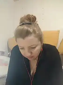 stefanyharper16 online show from February 18, 5:21 pm