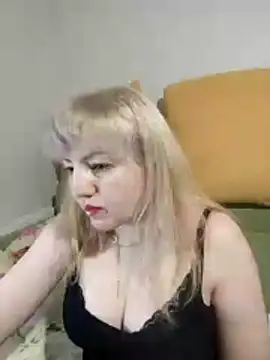 stefanyharper16 online show from December 1, 4:45 pm