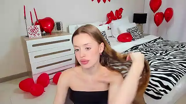 Snapshot of _Sweet__Cherry_ chatting on February 9, 4:25 am Sweet Cherry online show from February 9, 4:25 am