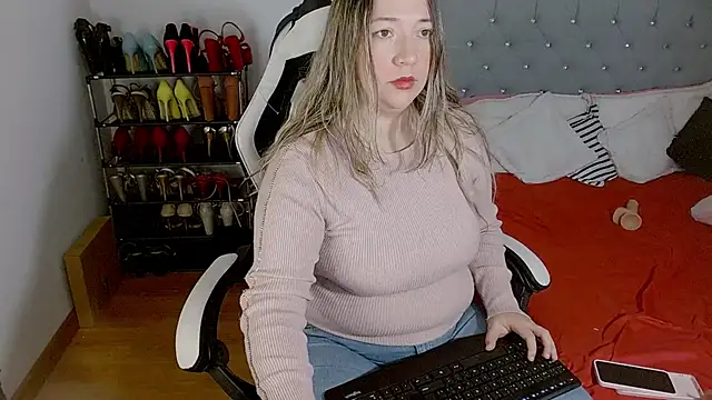 isabella rossse online show from November 6, 12:50 pm