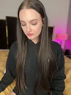 KarissaChantelle online show from December 23, 6:00 am