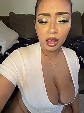 CarmelaAnthony online show from February 28, 4:19 pm