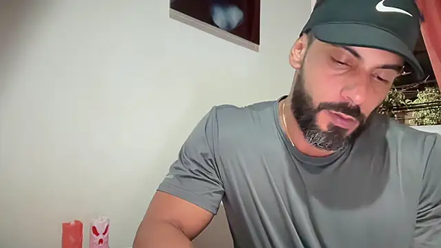 romeolovedark online show from November 8, 4:56 am