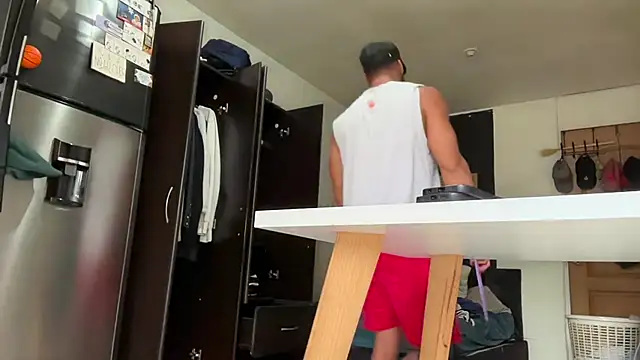 romeolovedark online show from April 13, 8:47 pm