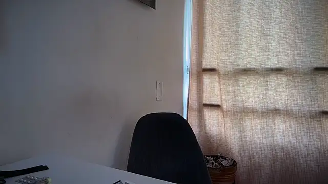 romeolovedark online show from April 20, 2:53 pm