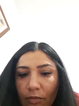 Snapshot of laura_dirtyhot chatting on December 12, 5:15 pm laura dirtyhot online show from December 12, 5:15 pm