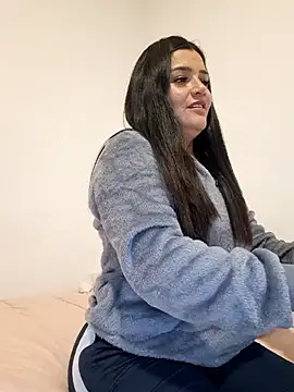 Snapshot of laura_dirtyhot chatting on December 24, 5:13 pm laura dirtyhot online show from December 24, 5:13 pm