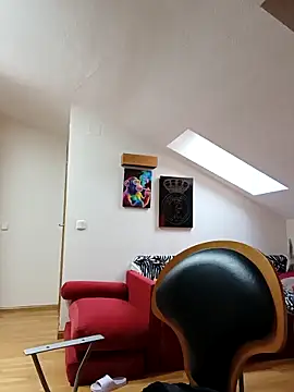 laura dirtyhot online show from November 10, 8:02 am