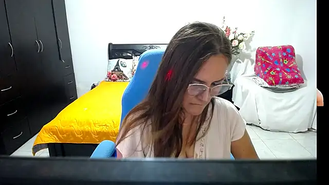 Snapshot of Xiimen chatting on October 8, 11:35 pm Xiimen online show from October 8, 11:35 pm