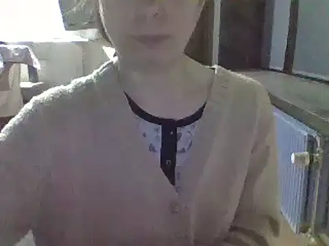 Snapshot of Moi_Lina chatting on December 21, 1:15 am Moi Lina online show from December 21, 1:15 am