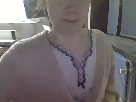 Snapshot of Moi_Lina chatting on January 8, 10:16 pm Moi Lina online show from January 8, 10:16 pm