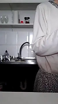 Snapshot of Moi_Lina chatting on January 9, 1:45 pm Moi Lina online show from January 9, 1:45 pm