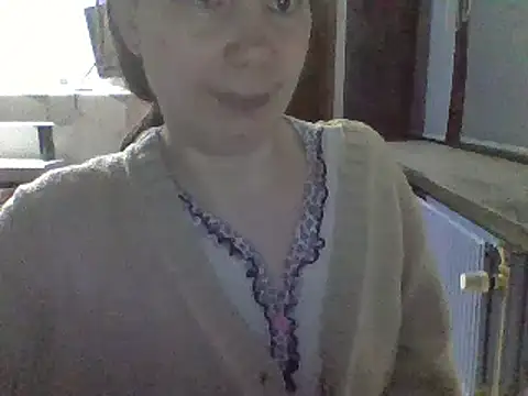 Snapshot of Moi_Lina chatting on January 27, 1:05 am Moi Lina online show from January 27, 1:05 am