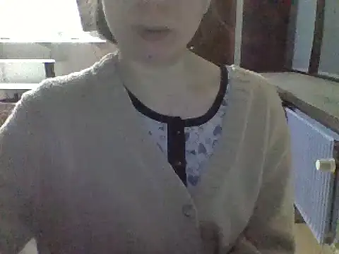 Snapshot of Moi_Lina chatting on February 2, 1:45 am Moi Lina online show from February 2, 1:45 am