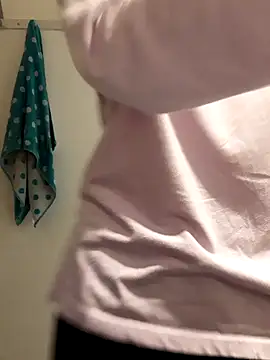 Snapshot of Moi_Lina chatting on February 21, 3:10 pm Moi Lina online show from February 21, 3:10 pm