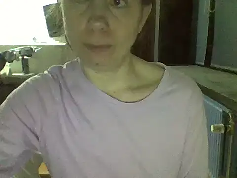 Snapshot of Moi_Lina chatting on March 4, 1:55 am Moi Lina online show from March 4, 1:55 am