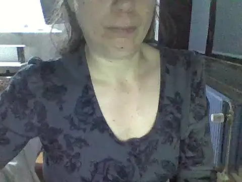 Snapshot of Moi_Lina chatting on October 5, 10:07 pm Moi Lina online show from October 5, 10:07 pm