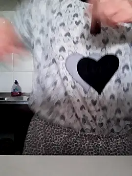 Snapshot of Moi_Lina chatting on October 15, 11:10 am Moi Lina online show from October 15, 11:10 am