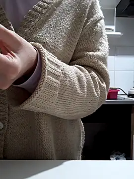 Snapshot of Moi_Lina chatting on November 16, 1:17 pm Moi Lina online show from November 16, 1:17 pm