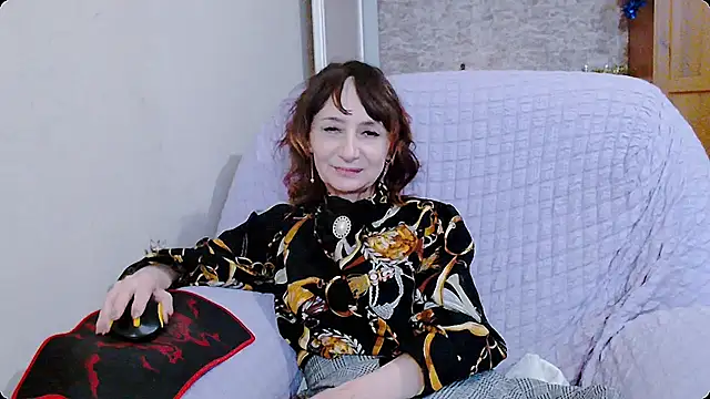 Snapshot of AnnieEltgant chatting on December 30, 10:10 am AnnieEltgant online show from December 30, 10:10 am