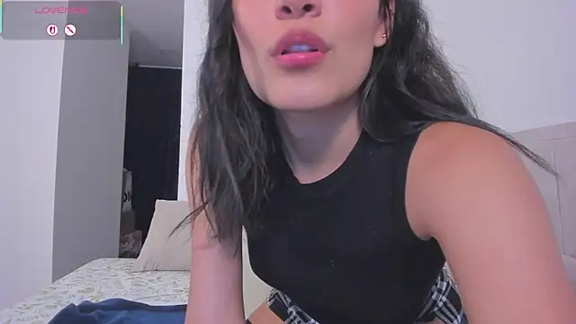 TIFFANYRUSSO online show from July 25, 6:00 am