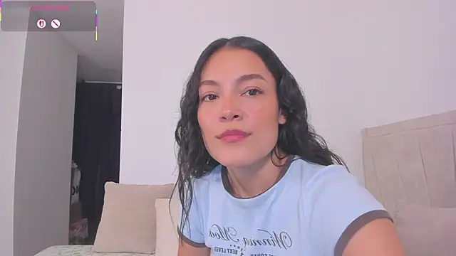 TIFFANYRUSSO online show from July 27, 5:36 am