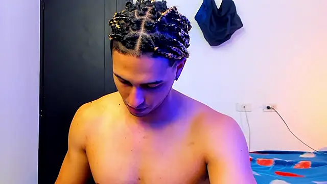 Snapshot of Kris_Khalifa69 chatting on March 12, 2:01 pm Kris Khalifa69 online show from March 12, 2:01 pm