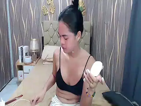 MilkyAnnaconda 69 online show from December 13, 1:26 am