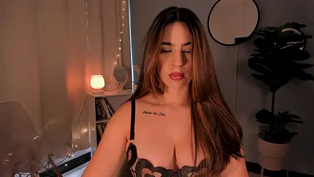 LiaPearce online show from October 7, 12:24 pm