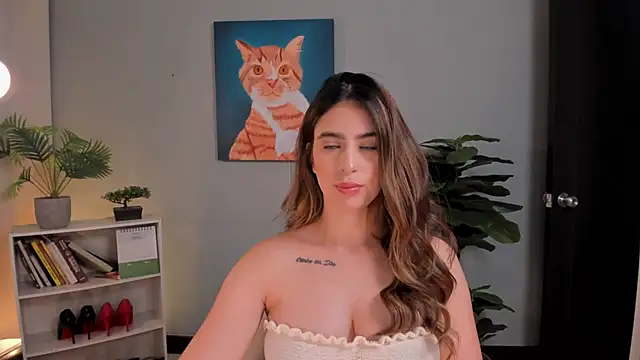 LiaPearce online show from May 21, 2:02 pm