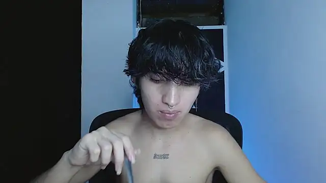 littlextreme online show from February 23, 1:36 am