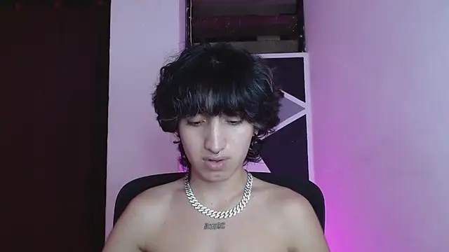 littlextreme online show from April 12, 1:21 am