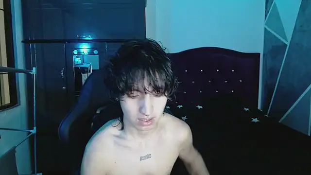 littlextreme online show from April 13, 4:29 am