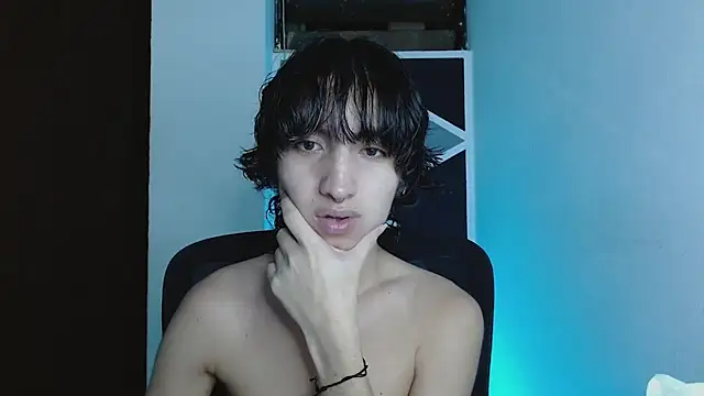 littlextreme online show from April 23, 2:46 am