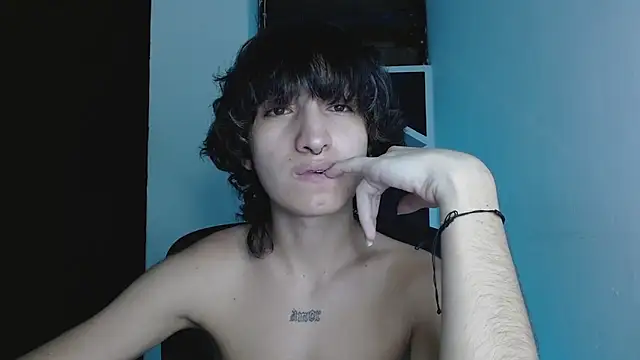 littlextreme online show from May 31, 1:36 am